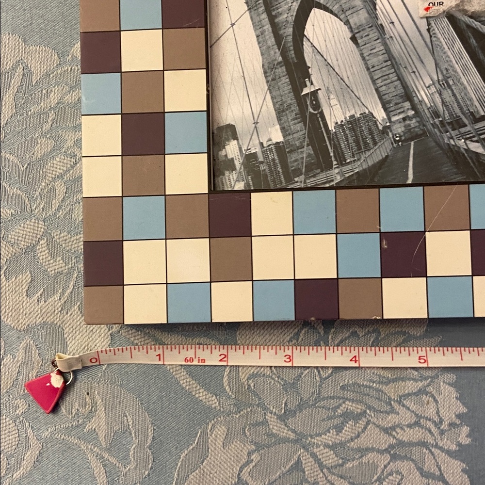 Multicolor Checkered Photo Frame - Picture 4 of 8
